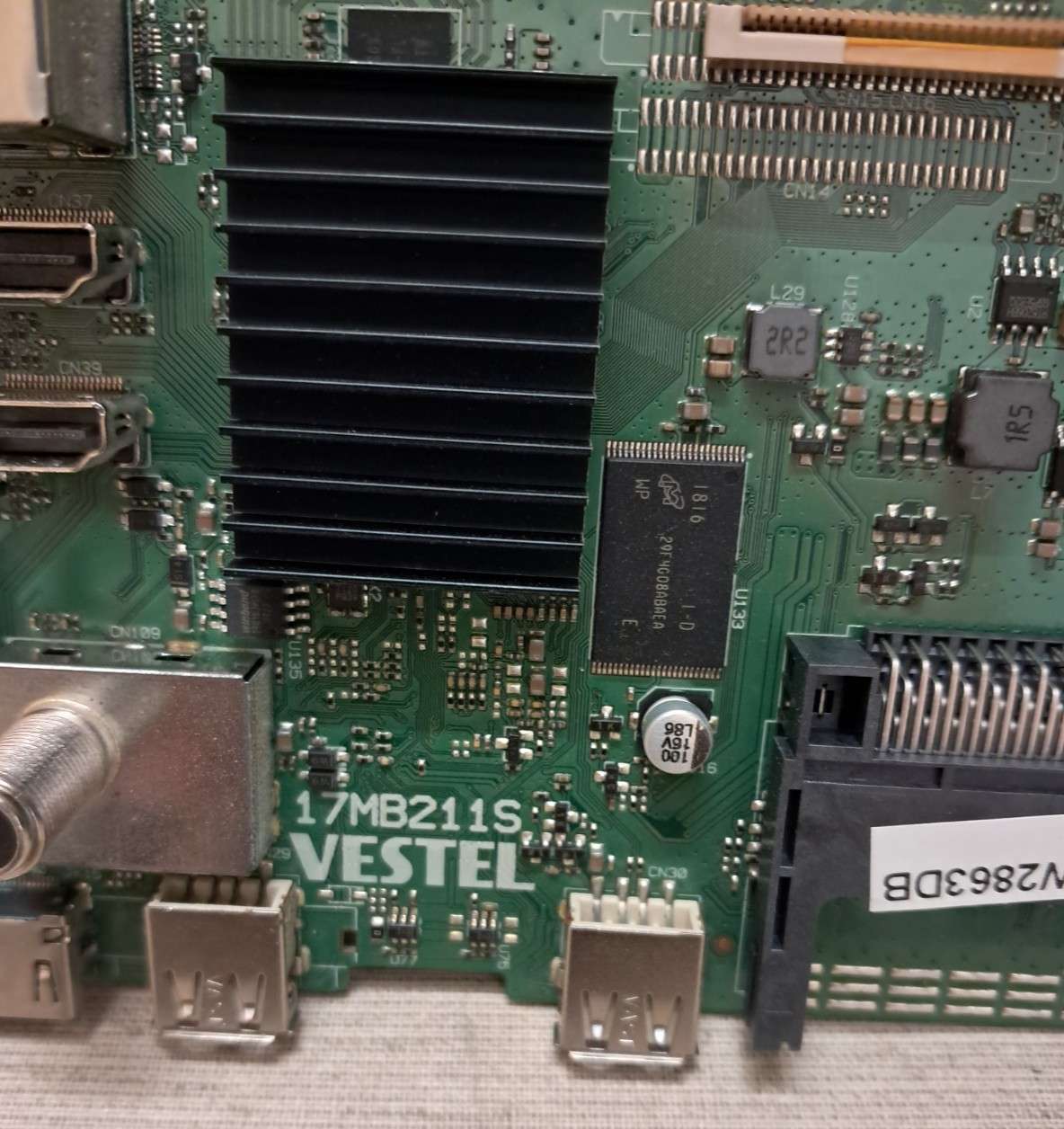 TOSHIBA 32W2863DB MAIN BOARD 17MB211S - Image 2